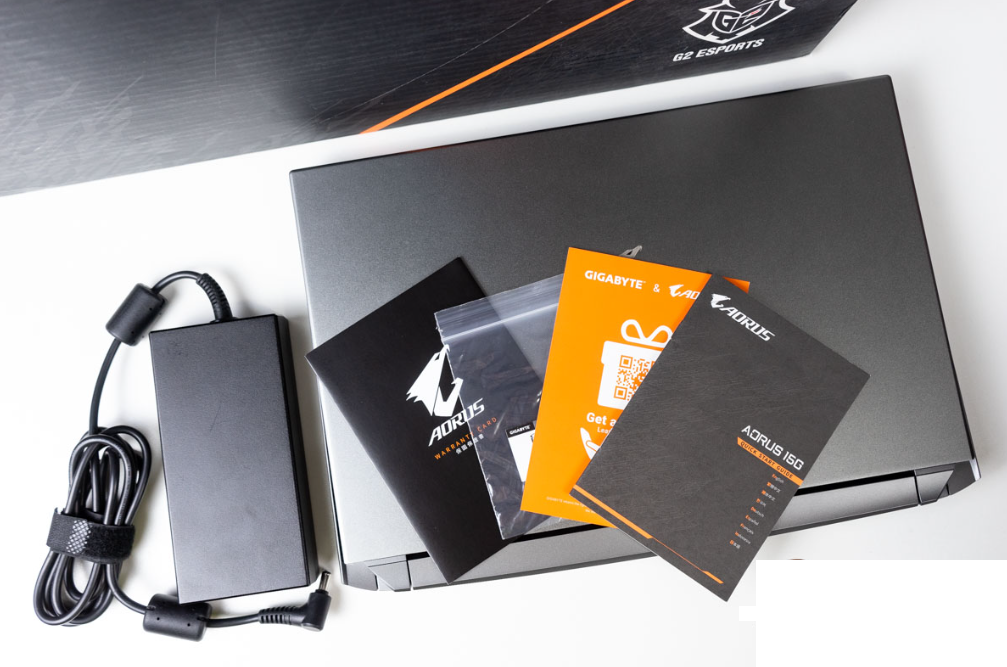 Gigabyte-AORUS-15G-User-Manual-&-Setup-Guide-fig-1-unboxing