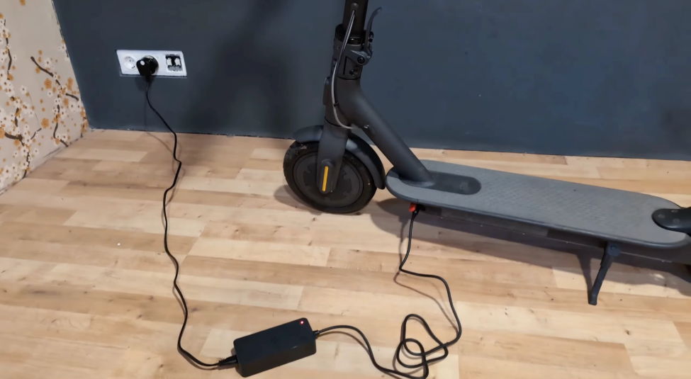Xiaomi-Electric-Scooter-4-Pro-Setup-&-Troubleshooting-Guide-fig-2-Productsmanuals