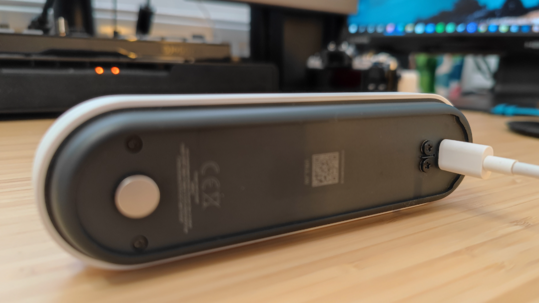 Google-Nest-Doorbell -(Battery)-Manual-–-Setup-Guide-fig-3-Charging-the-Battery-Productsmanuals.com