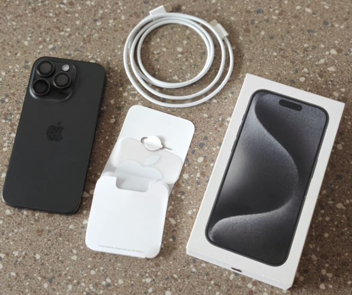 How-to-Use-iPhone-15-Pro-Max-Camera,-Action-Button-&-Battery-Guide-fig-3-unboxing-Productsmanuals.com