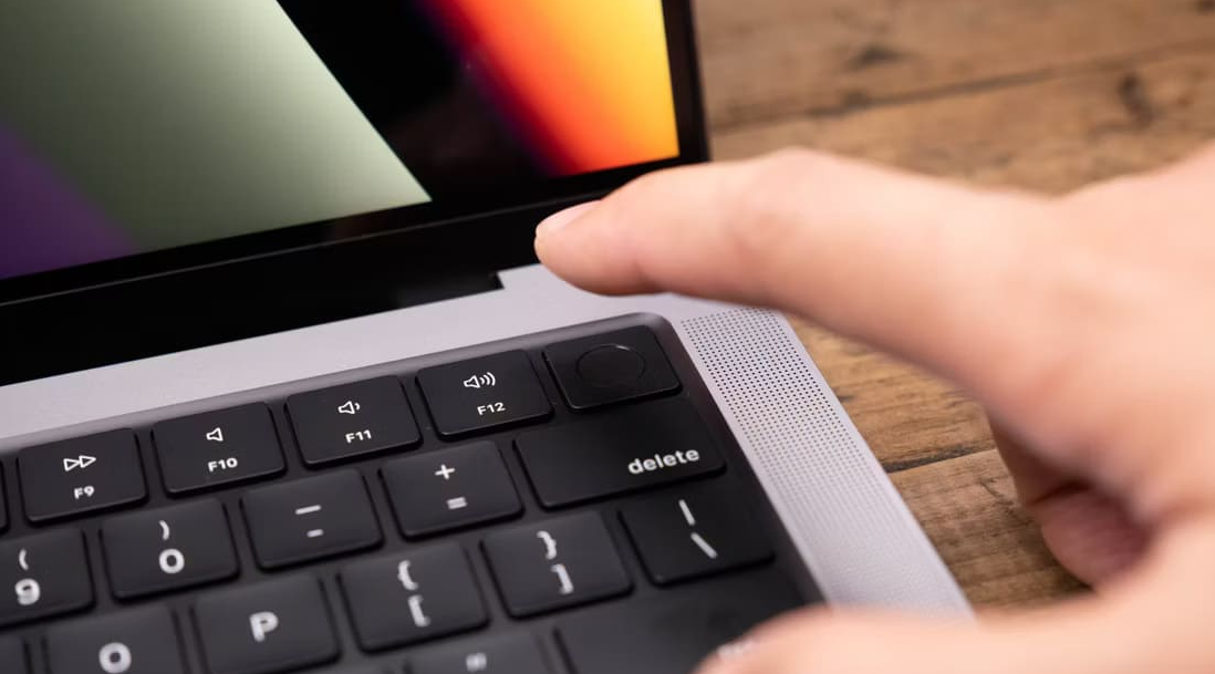 MacBook-Air-M5-–-Manual-an-Using-Guide-fig-6-Touch-ID-Productsmanuals.com